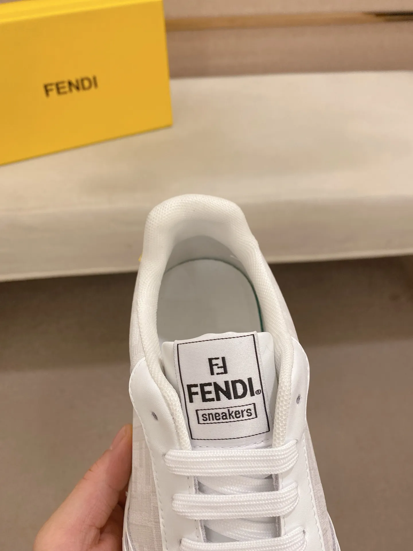 Men's shoes 💰 420💰 (FENDI) New style 👊🏻 upper 🇮🇹 imported cowhide fabric 🇩🇪 lining imported sheepskin lining. The original outsole is molded to highlight the identity of every man, and the upper foot is stable and stable🚶🏻🚶🏻The high-end custom counters reproduce the original version📯No matter the wind or rain, the shoe last remains unchanged and can withstand the verification of time🔍️,🔵 Size: 38-44 (45 is custom-made and cannot be returned or exchanged